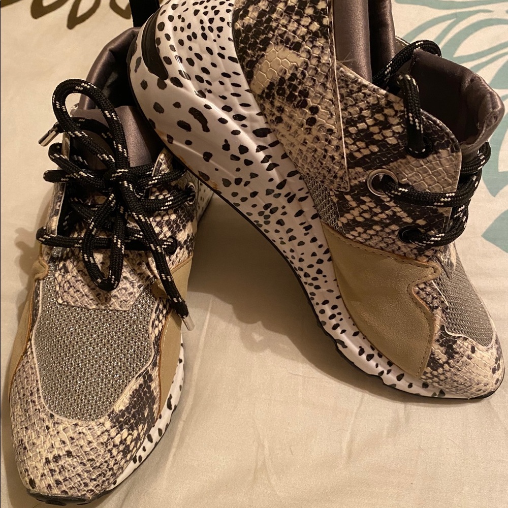 Steve Madden sneakers